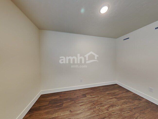 Building Photo - 9377 W Dove Creek St