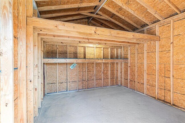 Building Photo - 3602 E 33rd Ave