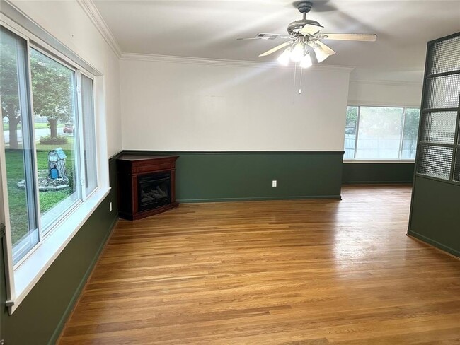 Building Photo - 2527 Avenue G