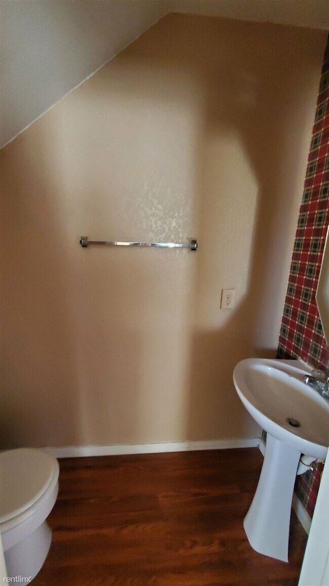 Building Photo - 4 br, 3.5 bath House - 1229 Tralee Lane