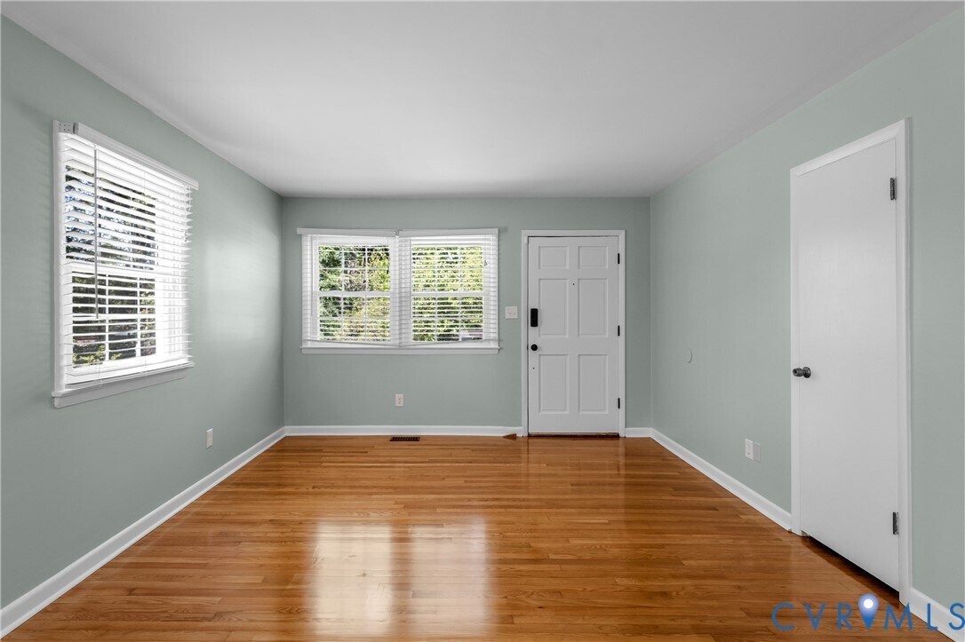 Building Photo - 552 S 22nd Ave