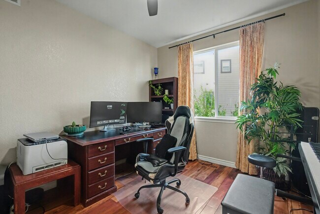 Building Photo - 4953 Huntwick Pl