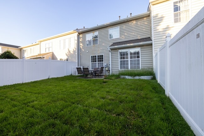 Building Photo - 305 Jamerson Ct