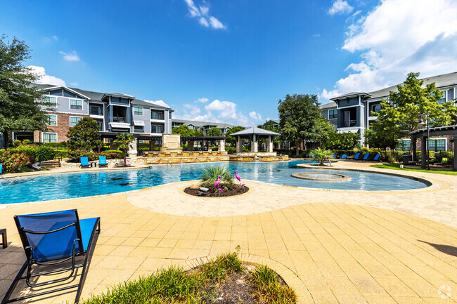 Building Photo - The Oaks at Techridge