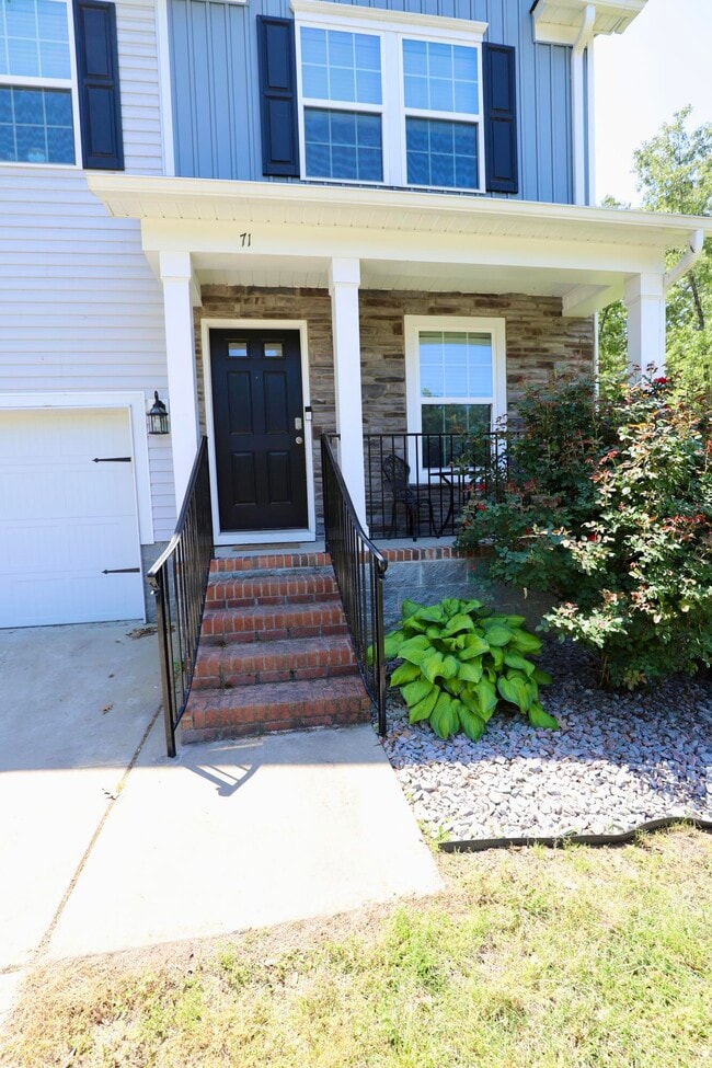 Building Photo - 71 Carina Ln