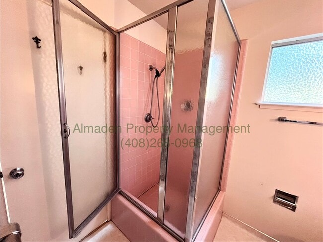 Building Photo - Spacious Los Gatos Home, Tranquil Views. A/C & Award Winning Schools!