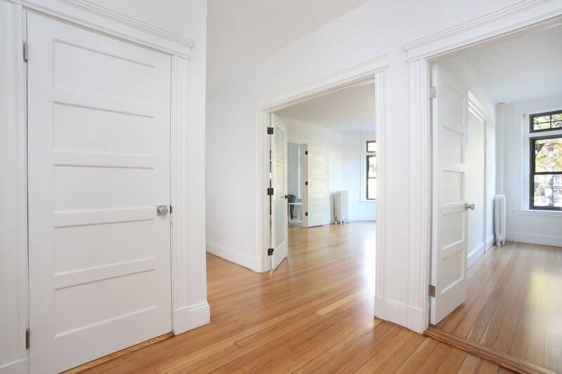Building Photo - 1811 Beacon St