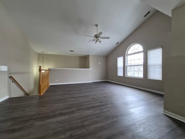 Building Photo - 2850 Stonewater Dr