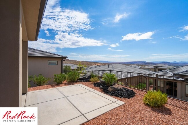 Building Photo - Modern 3 Bedroom Single-Level Home in Vill...