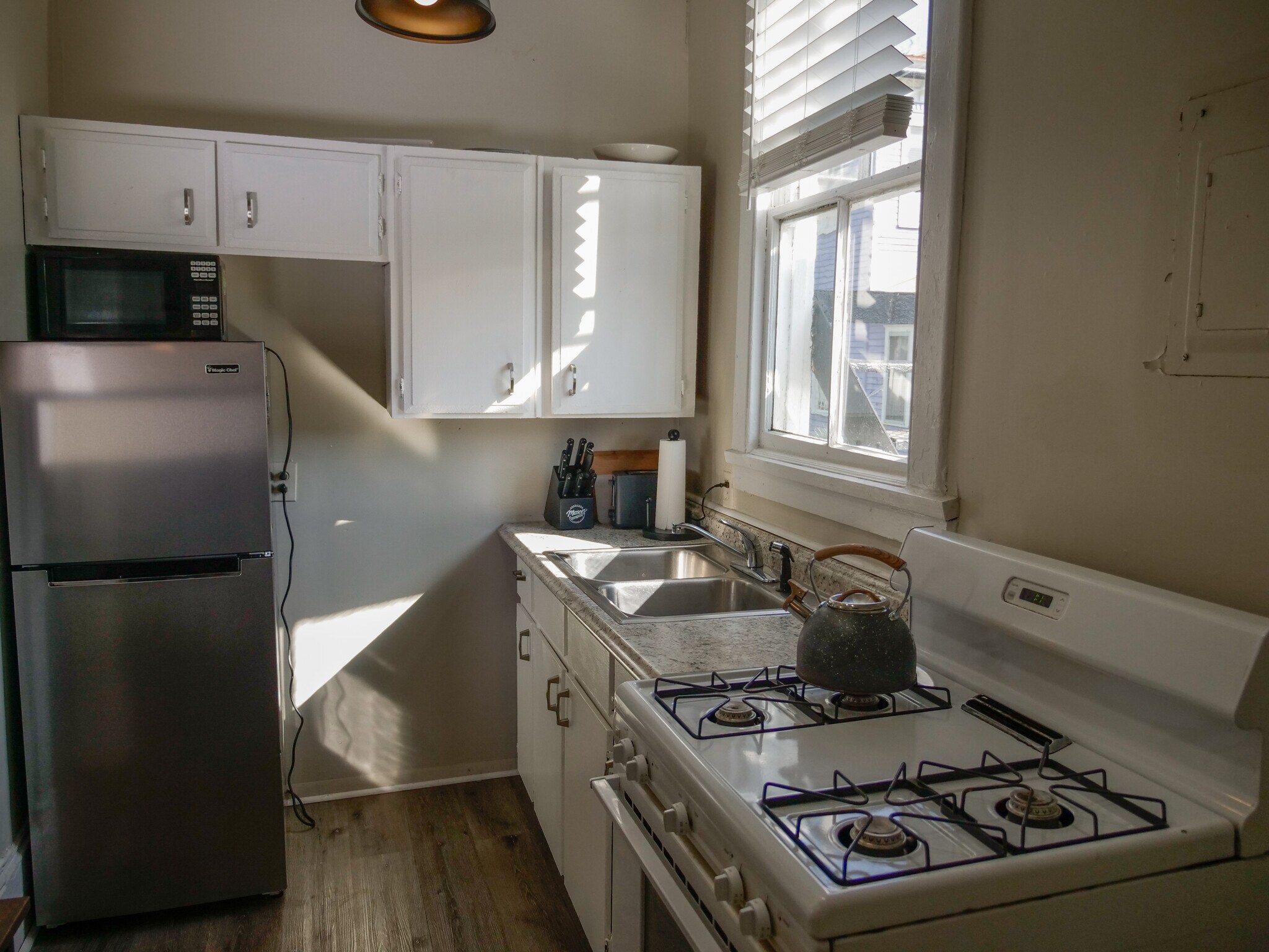 Building Photo - 115 W 36th St