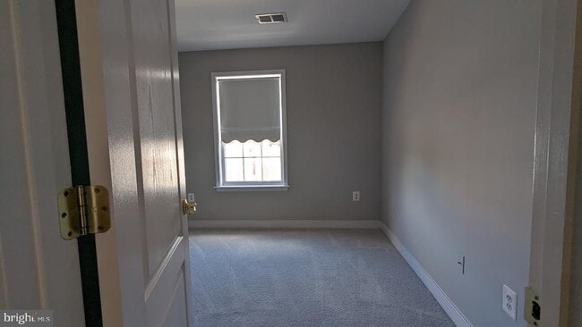 Building Photo - 12950 Tonka Ct