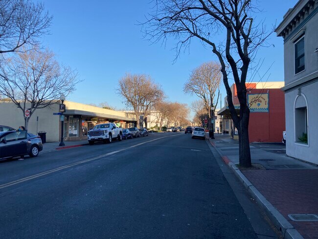 View opposite direction - 759 Villa St