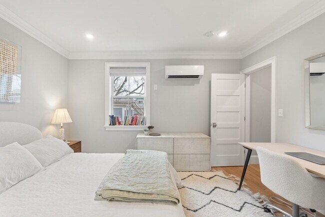 Building Photo - 20 Tufts St
