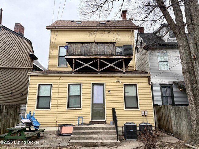 Building Photo - 1210 E Broadway