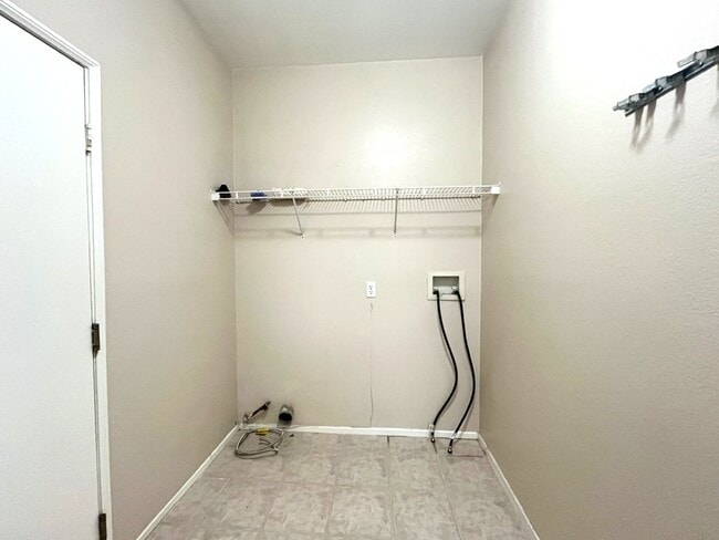 Building Photo - 4130 Prairie Dunes Dr