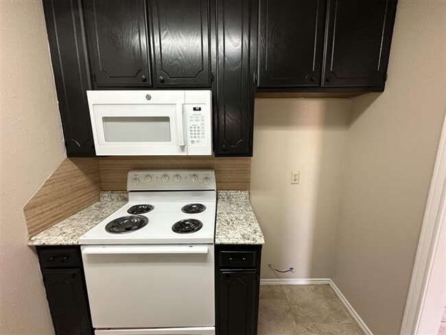 Building Photo - 12747 Candleridge Dr