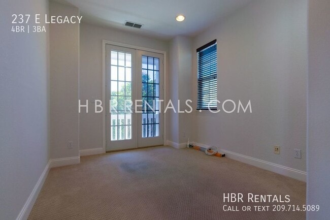 Building Photo - WICKLUND Village 4 Bedroom Home - Gated Dr...