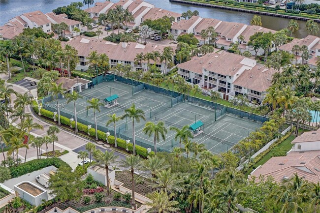 Tennis Courts - 21055 Yacht Club Dr