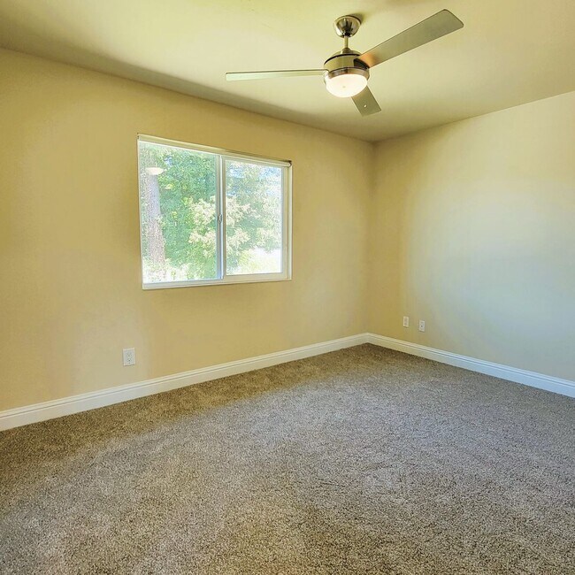 Building Photo - 1464 Georgia Ct