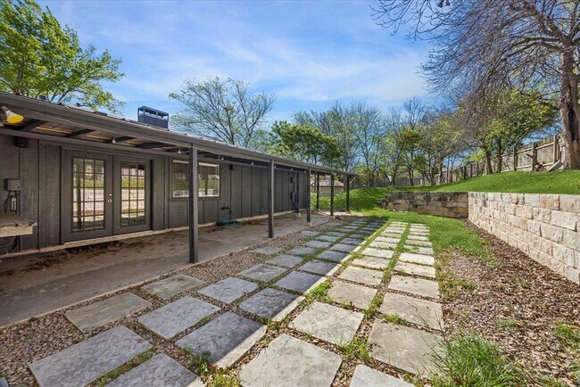 Building Photo - 1309 Warrington Dr