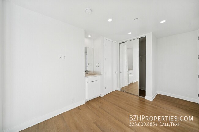 Building Photo - 4525 St Elmo Dr