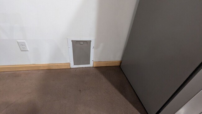 Building Photo - 1600 4th Ave