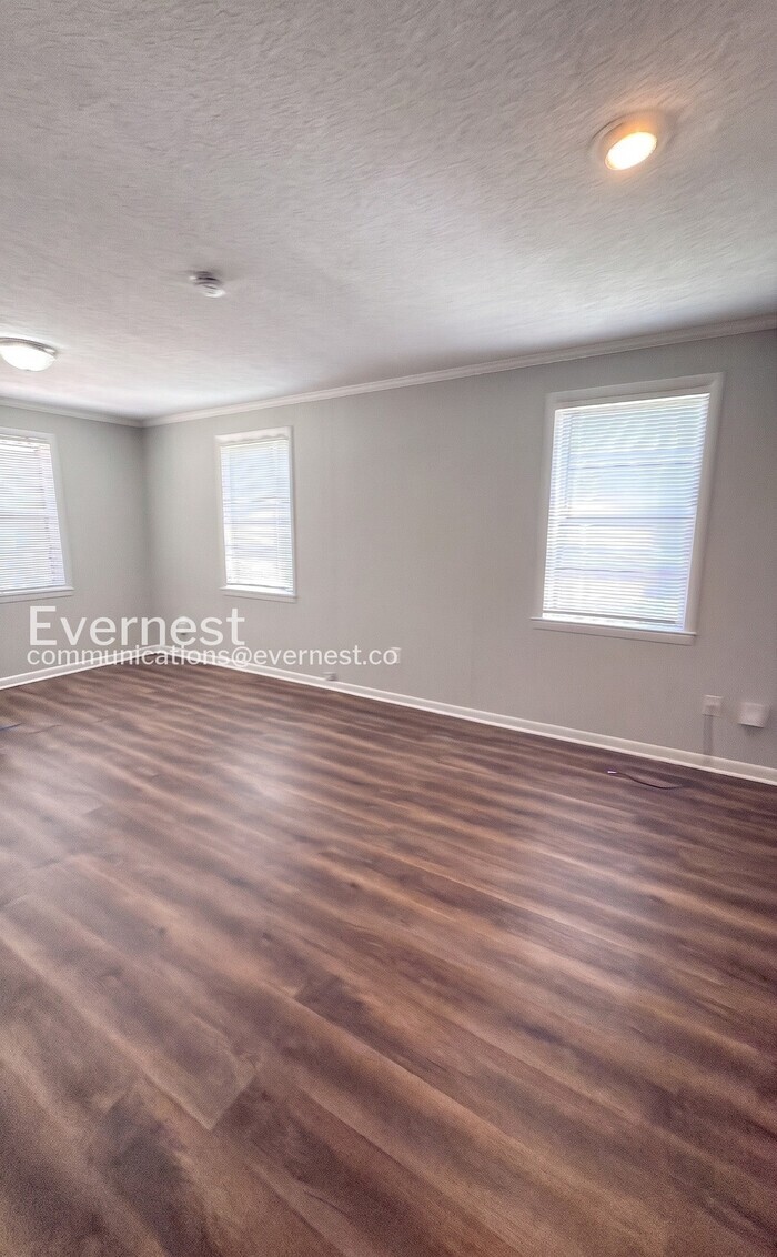 Building Photo - 733 Glen Ridge Dr