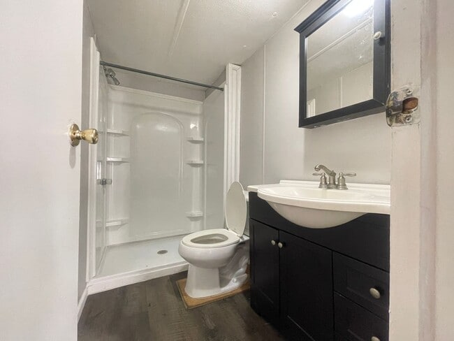 Building Photo - Lovely Home is Quiet Southwest Jacksonvill...