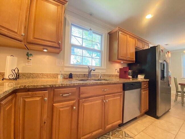 Building Photo - 4 Bed, 2 Bath Cape Cod style home in the Tuckahoe Elementary District!!