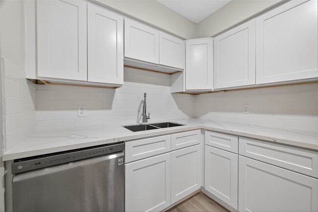 Building Photo - 6710 Biggs Ct