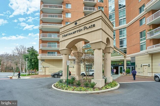 Primary Photo - 3101 N Hampton Dr