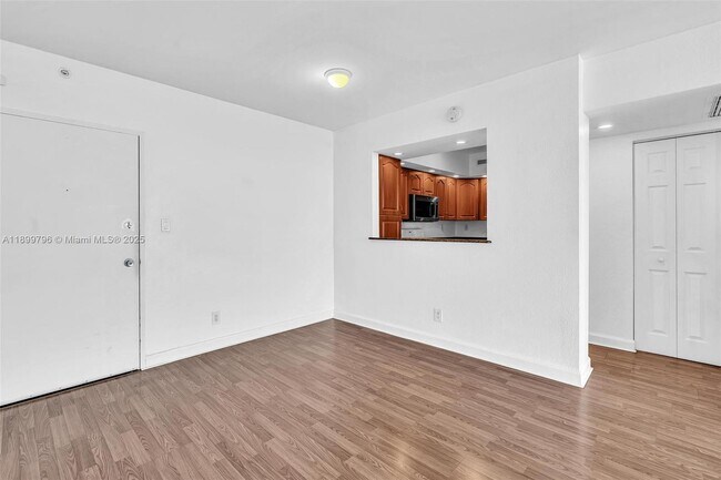 Building Photo - 5600 Collins Ave