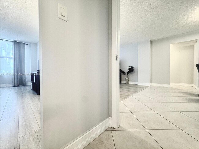 Building Photo - 3800 S Ocean Dr
