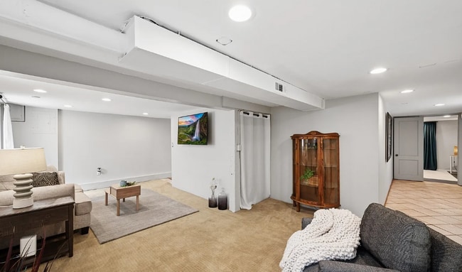Building Photo - Charming updated 1920s 3BD 3BA