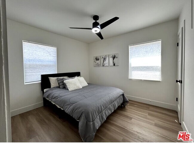 Building Photo - 5146 W 130th St