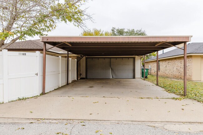 Building Photo - 1105 Gordon Blvd