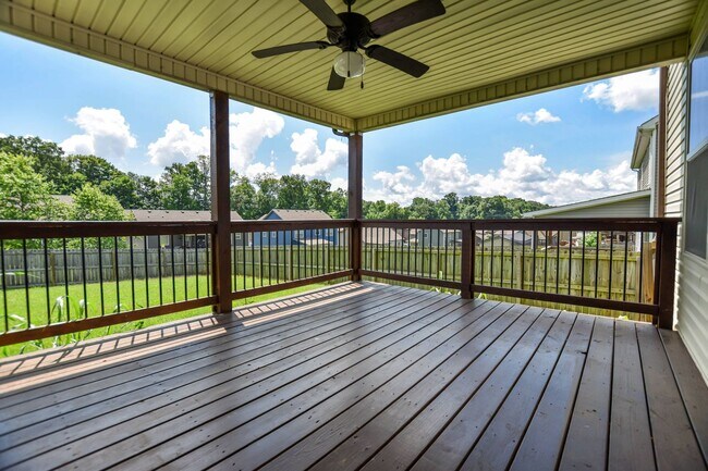 Building Photo - Pet Friendly Four Bedroom!