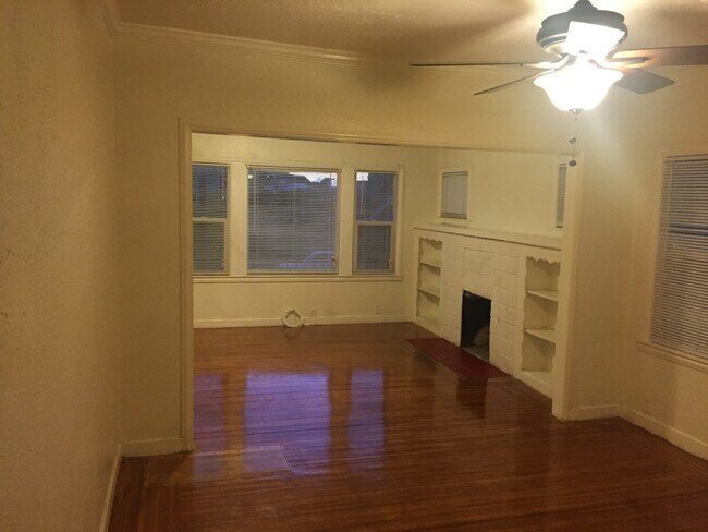 Building Photo - 5440 Trask St