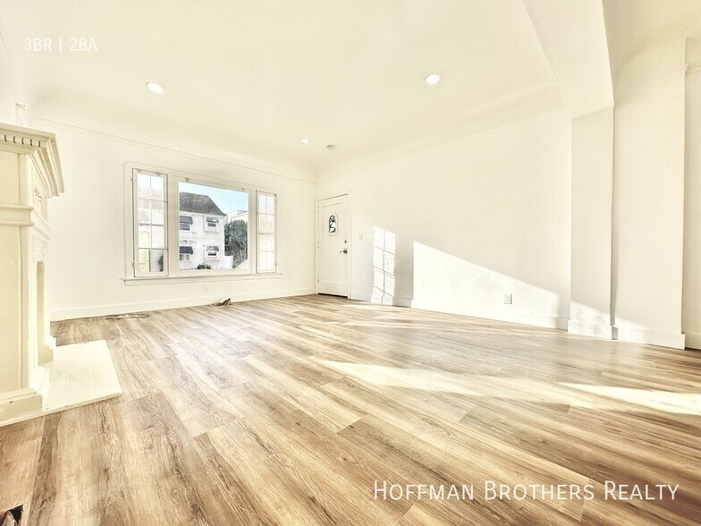 Building Photo - 330 N Spaulding Ave