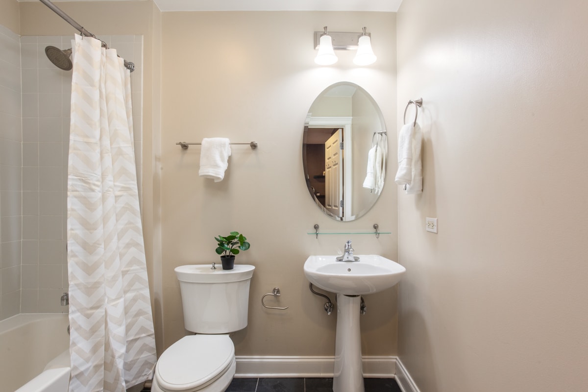 Building Photo - 1001 W Madison St