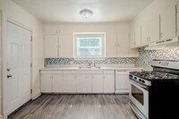 Building Photo - 819 Oakland Dr