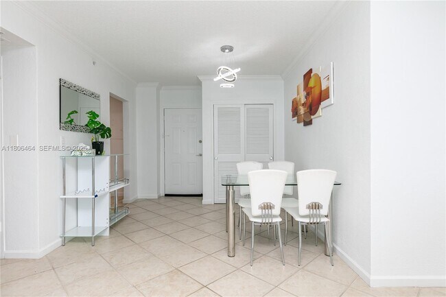 Building Photo - 2501 S Ocean Dr