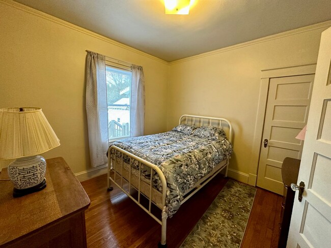 Building Photo - Fully Furnished/All Inclusive Cape Cod