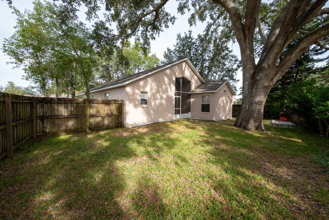 Building Photo - 10478 Sun Villa Blvd