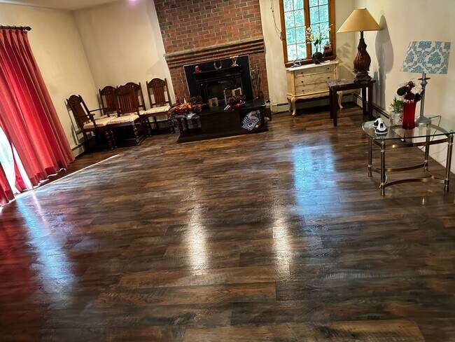 Building Photo - 198 Bryans Rd