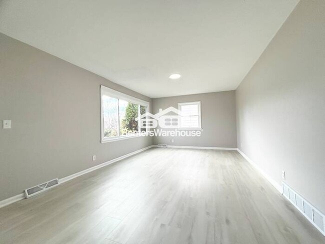 Building Photo - Beautiful 4 Bedroom House for Rent