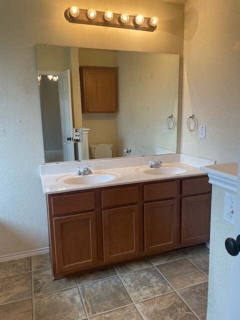 Building Photo - 10129 China Creek Dr