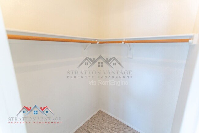 Building Photo - 3950 W Saragosa St