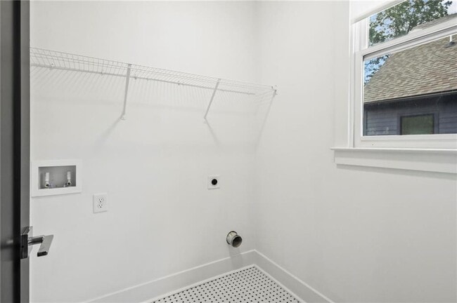 Building Photo - 1241 Bridges Ave SW