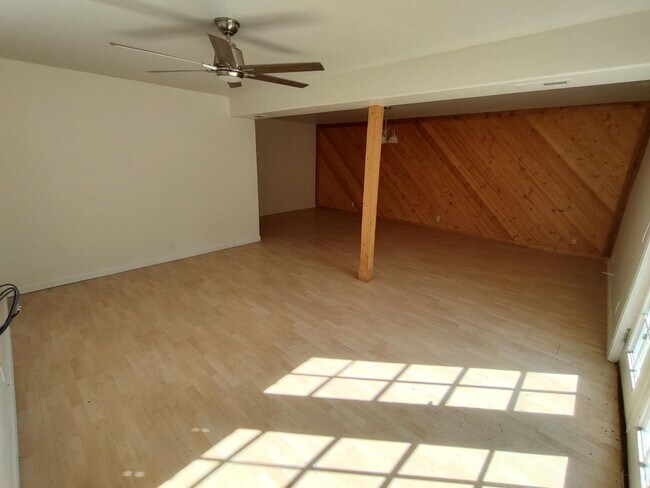 Building Photo - Move-In Ready 3-Bedroom Cabin-Style Home with Huge Yard, Deck & Garage in Pine Mountain Club